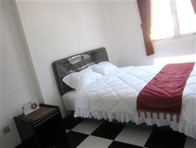 Providence Homestay سورابايا الغرفة الصورة